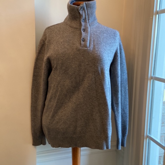 Revor Classic Cashmere Sweater - Picture 3 of 8